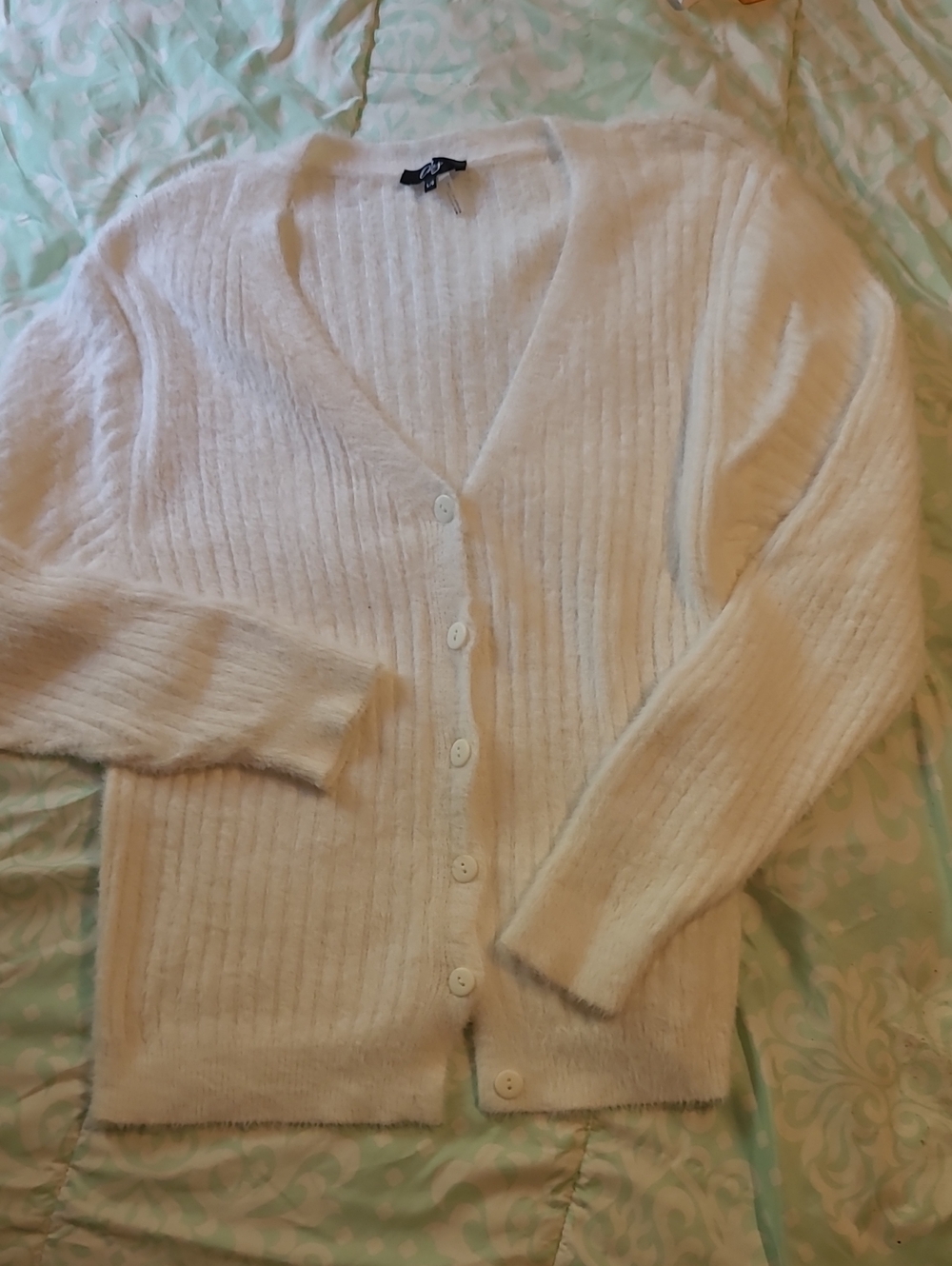 ORLY White Fuzzy Soft Ribbed V‑Neck Button Cardigan Size Large